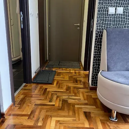 Djuric Apartman, Kraljevi Cardaci Apartment